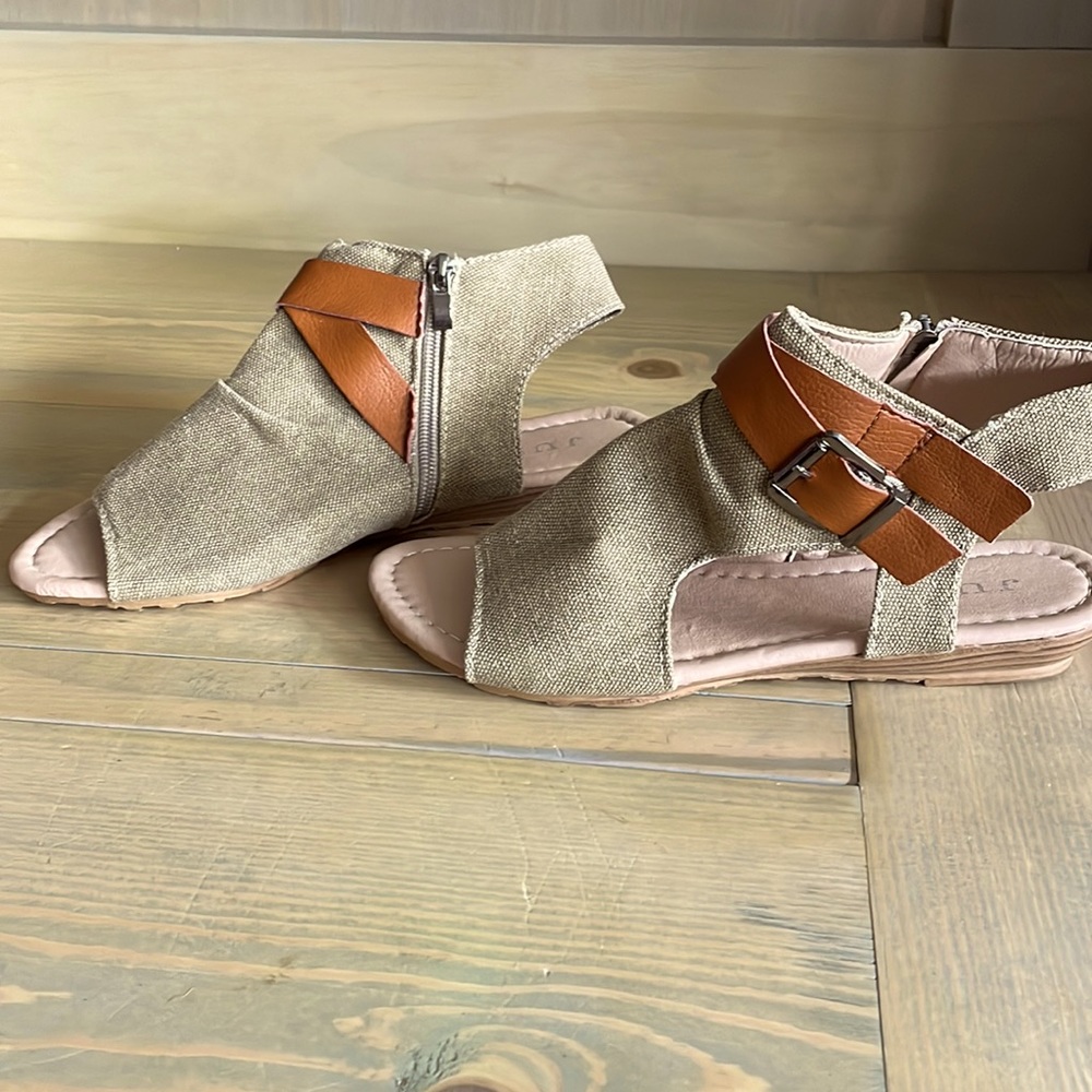 Women’s Sandals